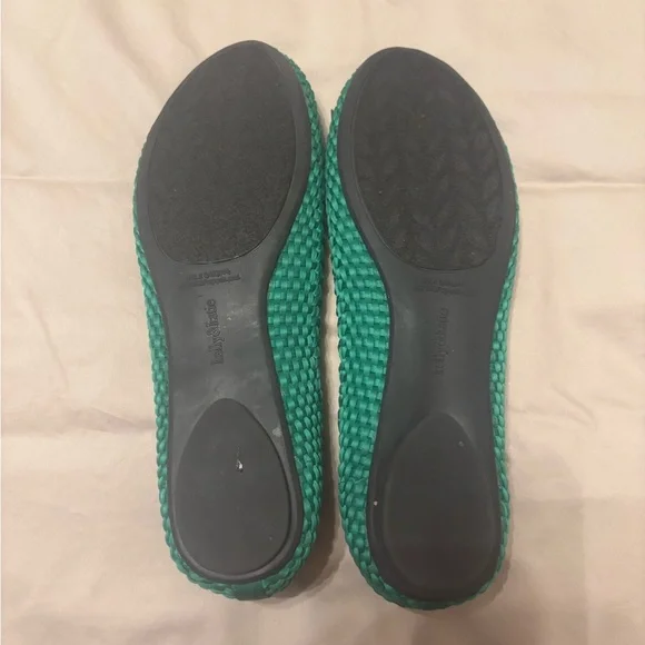 Kelly & Katie Flats
Green fabric uppers
Style name *Weave-me* - Picture 6 of 7